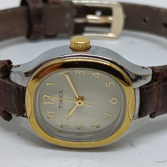 Timex LL Women's 19 mm Two Tone Quartz Watch NEW BATTERY - Picture 11 of 11